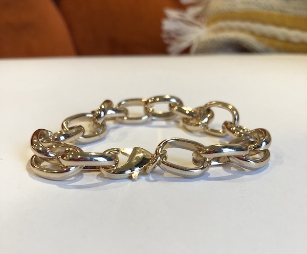 Large, gold plate rollo chain bracelet with gold lobster clasp